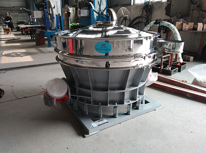 直徑1000mm直排篩與物料接觸的部分為304不銹鋼材質(zhì)適合篩分一些食品，化工，醫(yī)藥等行業(yè)的篩分要求。